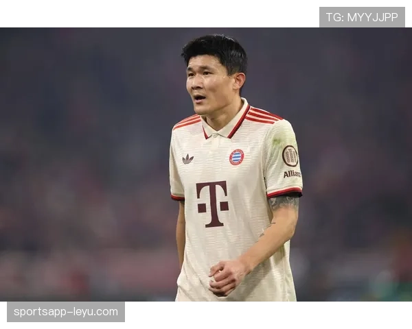 金玟哉入选年度最佳中卫候选名单，亚洲球员再创历史