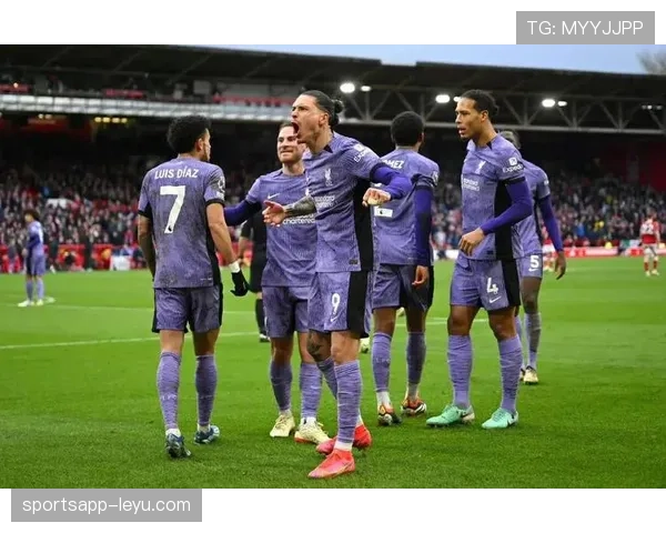 英超巅峰对决:曼城强势复苏,剑指与利物浦的冠军之争 英超巅峰对决:曼城强势复苏,剑指与利物浦的冠军之争