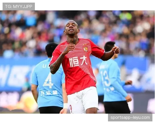 奥纳丘状态回暖,头球与速度双杀助球队夺关键胜利 奥纳丘状态回暖,头球与速度双杀助球队夺关键胜利