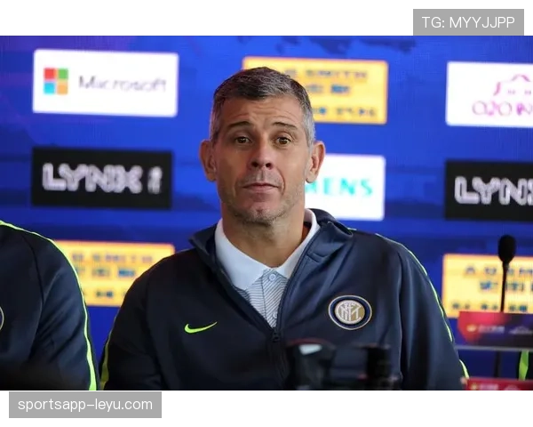 巴洛特利又穿着传奇丑T去豪宅开派对，门卫都看懵了！