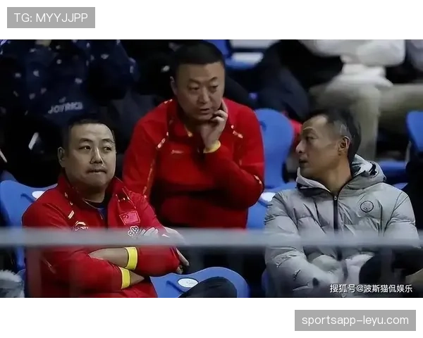 马琳赛场上严厉训话，场下居然成了“爱宠狂魔”，谁能想到他家那只猫比他还要享受人生？